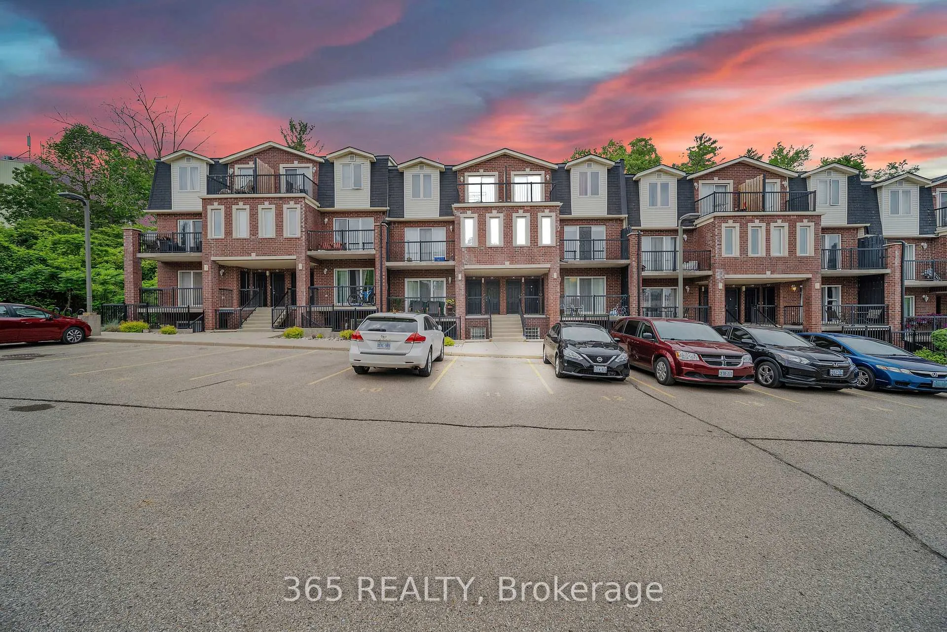 Front of Unit 4D, 45 Cedarhill Crescent