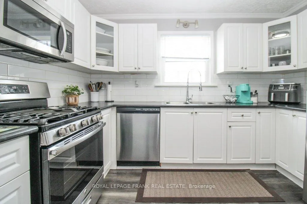 Photo 10 of 129 Arthur Avenue, Peterborough, Otonabee Ward 1 — HOMEH