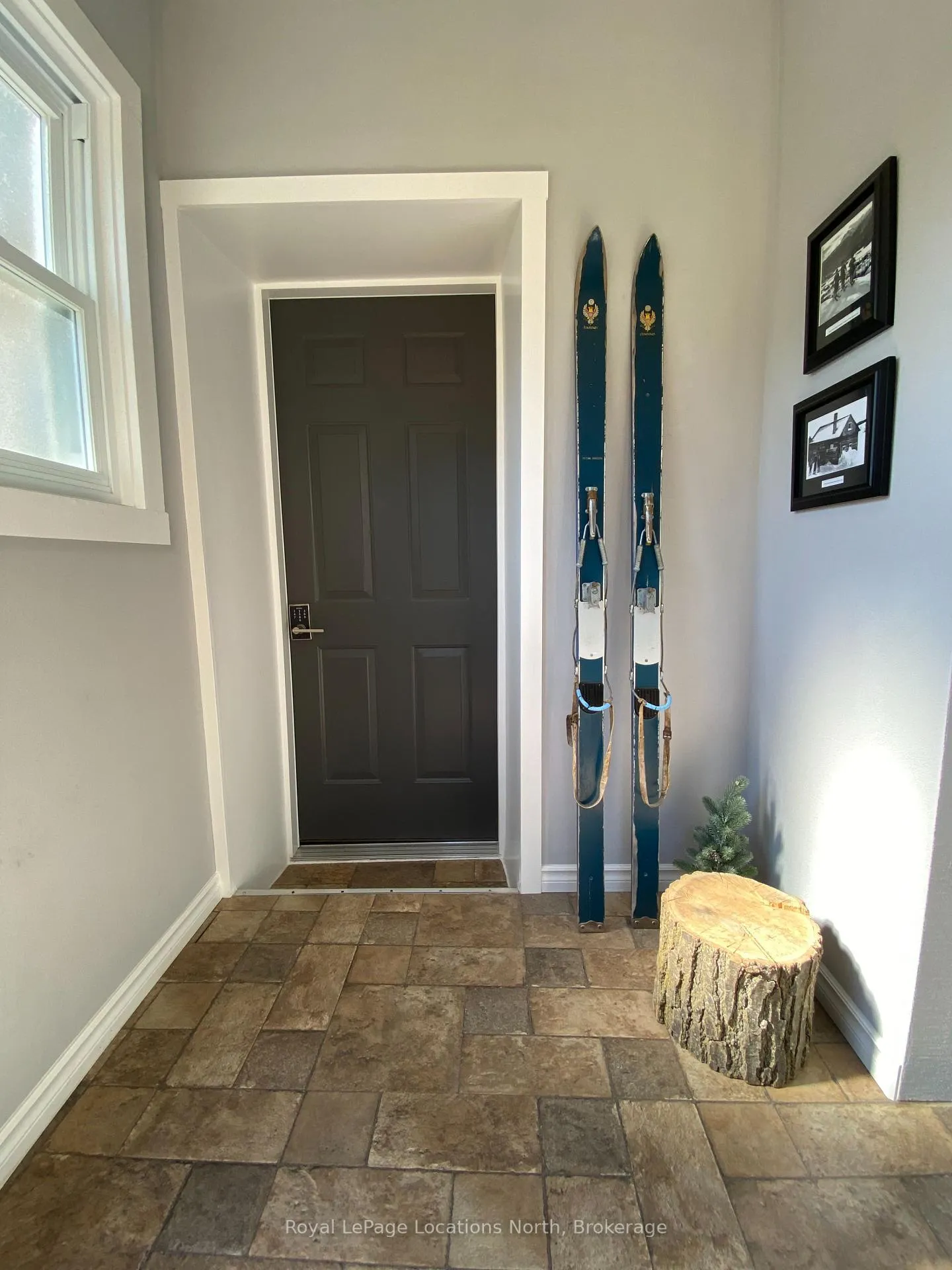 Photo 4 of 58 Indian Trail W, Collingwood — HOMEH