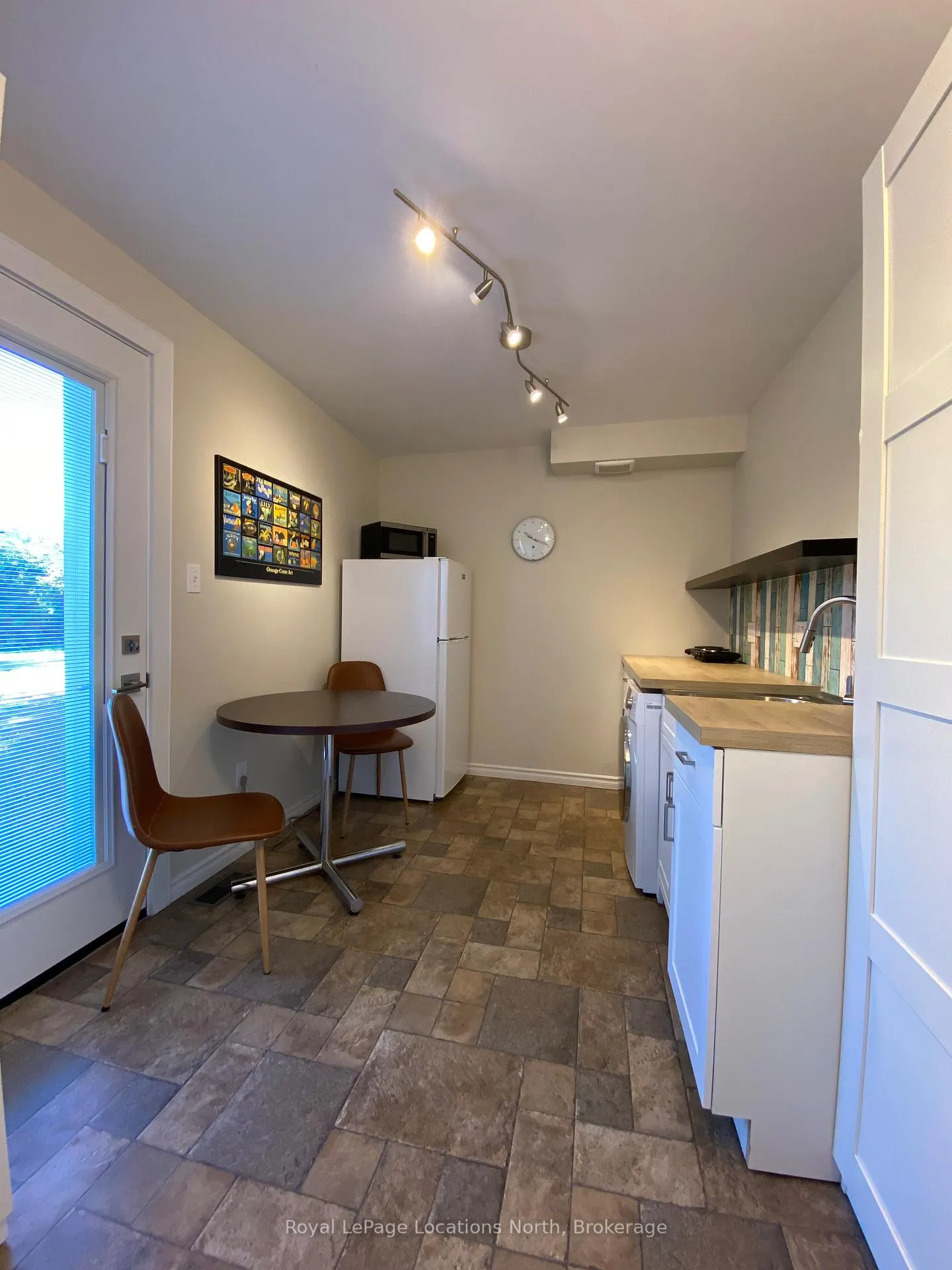 Photo 10 of 58 Indian Trail W, Collingwood — HOMEH