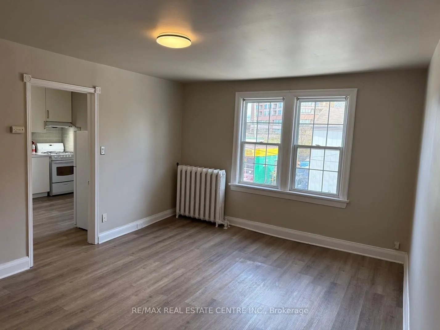 Photo 2 of Unit Unit C, 22 Nelson St Street, Brampton, Downtown Brampton — HOMEH