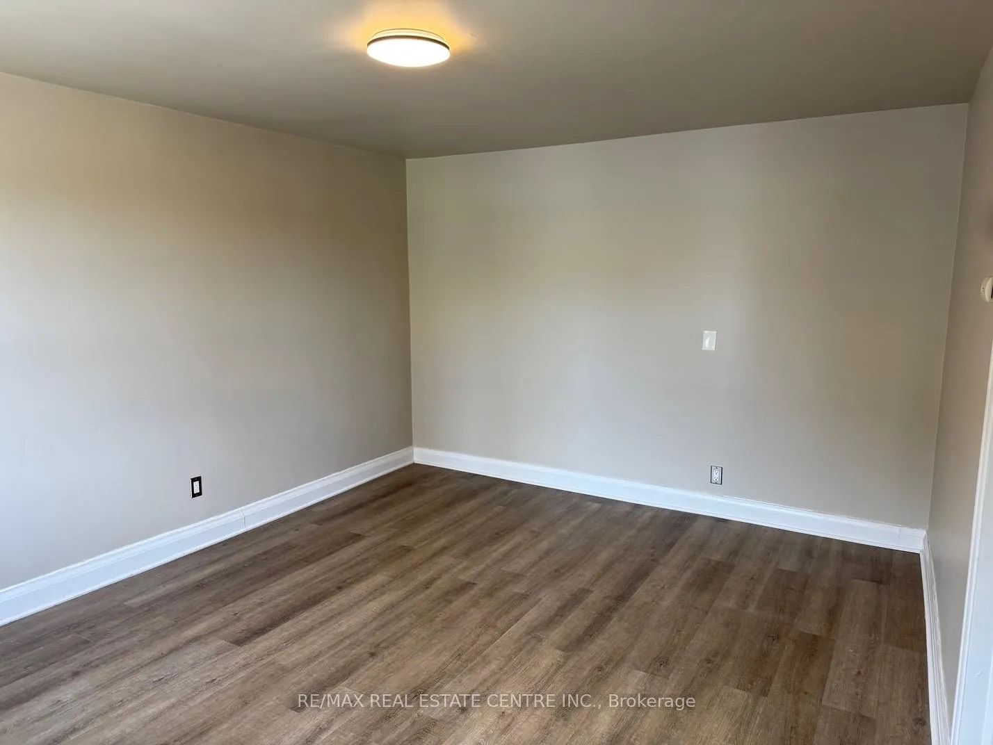 Photo 3 of Unit Unit C, 22 Nelson St Street, Brampton, Downtown Brampton — HOMEH