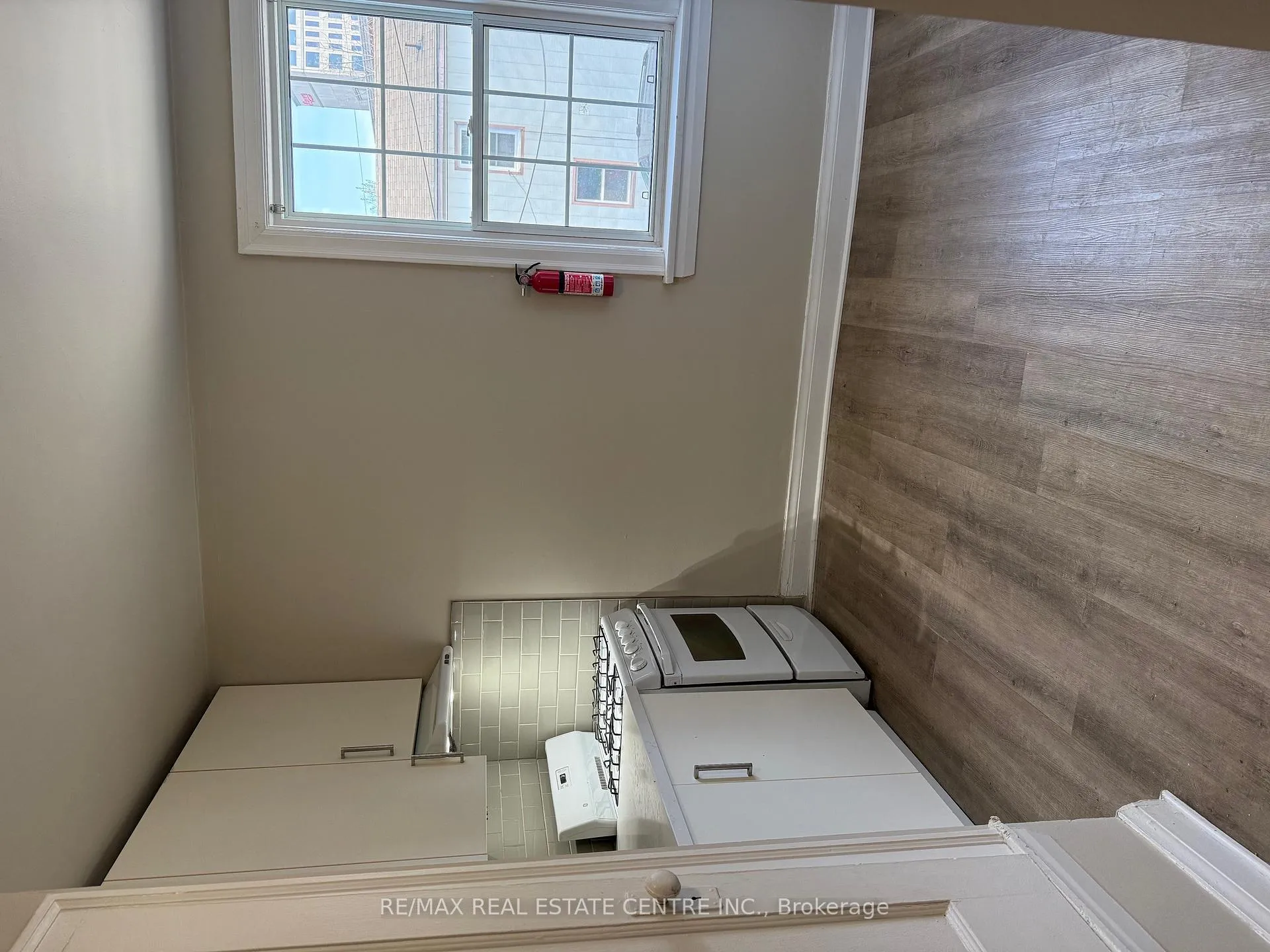 Photo 11 of Unit Unit C, 22 Nelson St Street, Brampton, Downtown Brampton — HOMEH