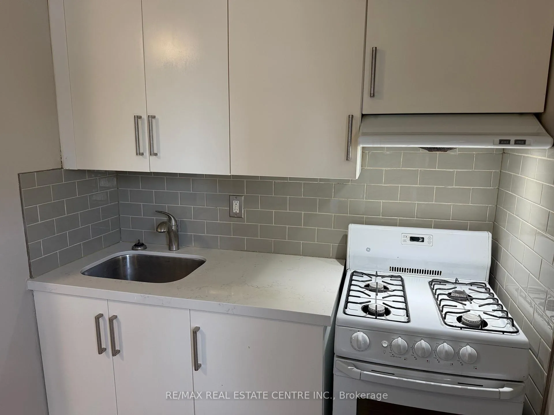 Photo 14 of Unit Unit C, 22 Nelson St Street, Brampton, Downtown Brampton — HOMEH