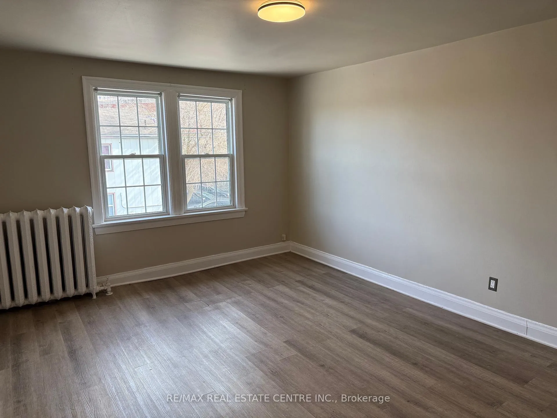 Photo 18 of Unit Unit C, 22 Nelson St Street, Brampton, Downtown Brampton — HOMEH
