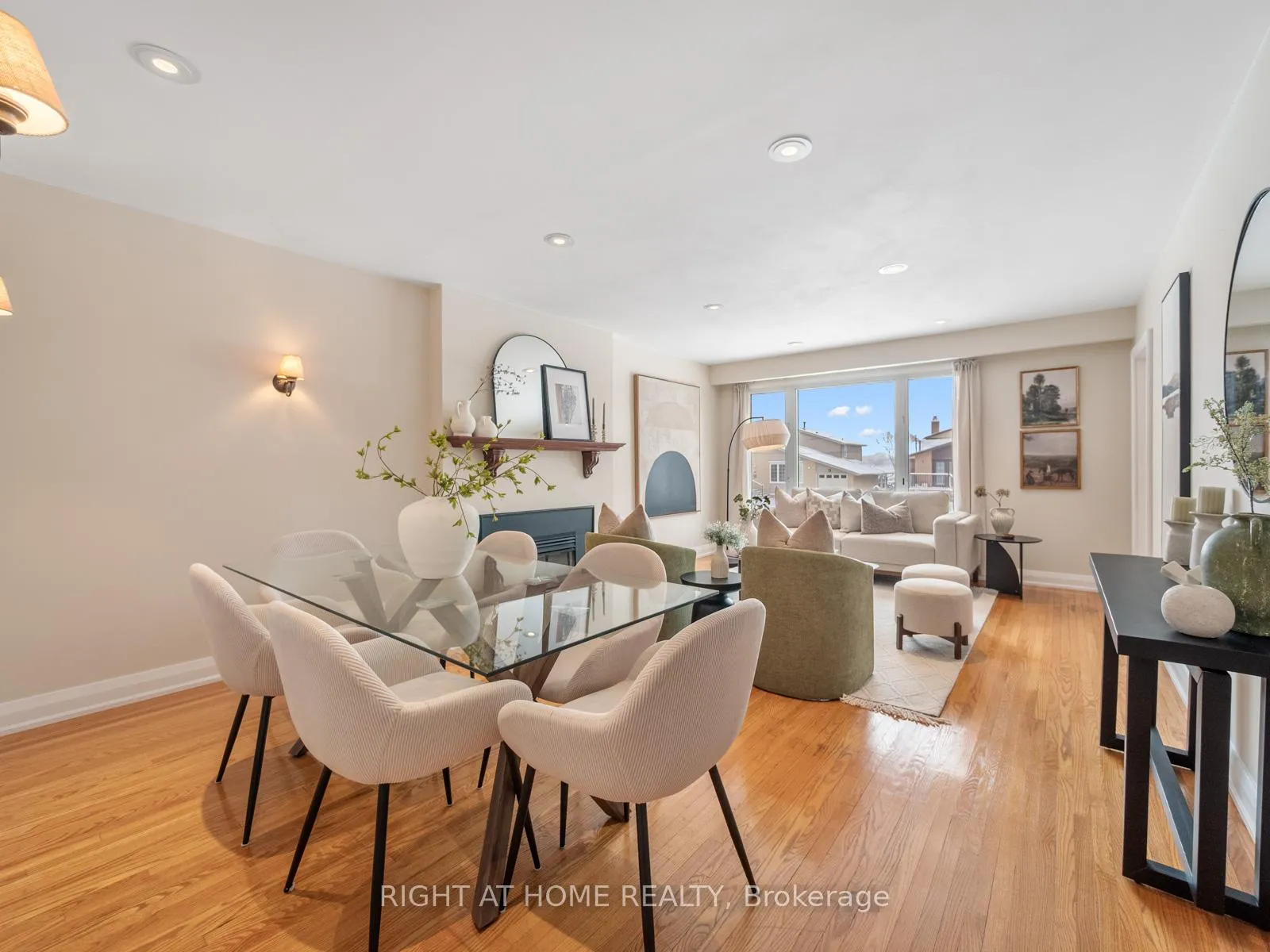 Photo 6 of 971 Essa Crescent, Pickering, West Shore — HOMEH