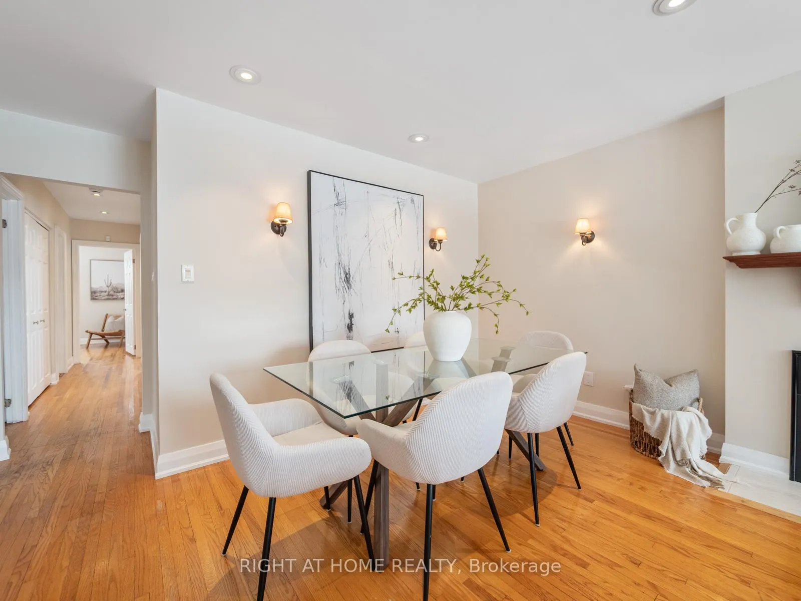 Photo 7 of 971 Essa Crescent, Pickering, West Shore — HOMEH