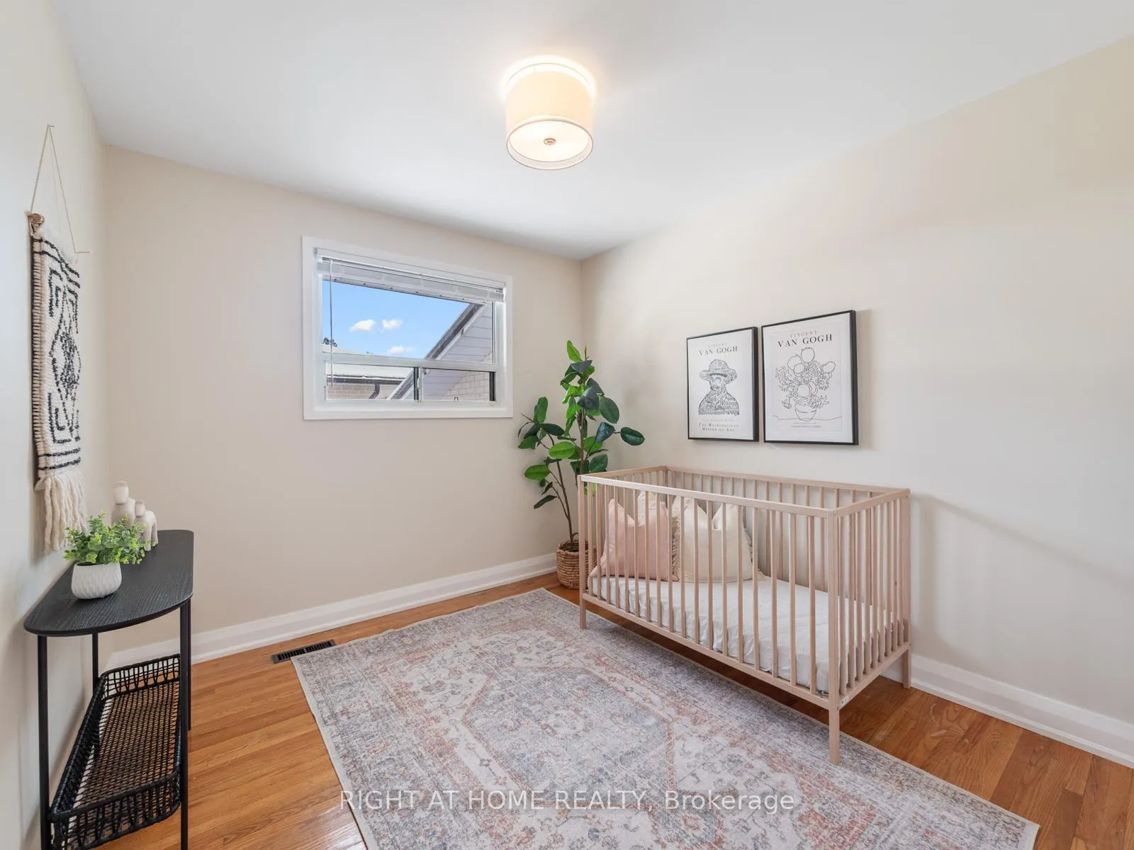 Photo 14 of 971 Essa Crescent, Pickering, West Shore — HOMEH
