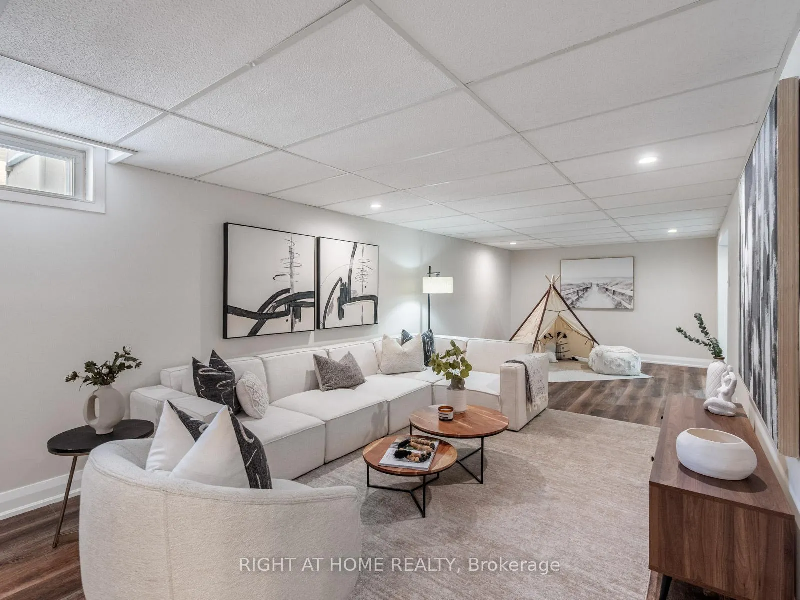 Photo 19 of 971 Essa Crescent, Pickering, West Shore — HOMEH