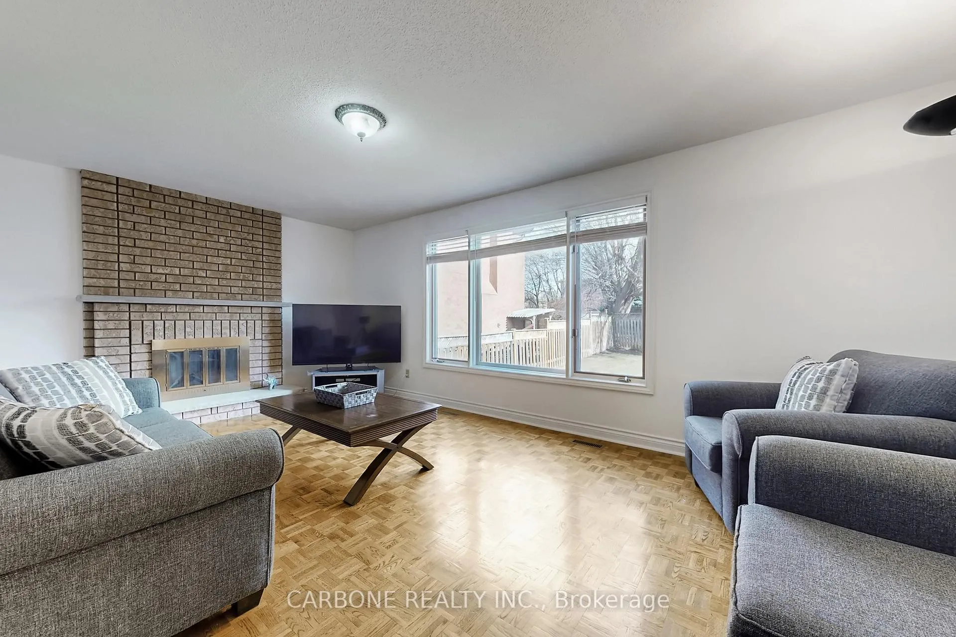 Photo 10 of 171 Villa Park Drive, Vaughan, East Woodbridge — HOMEH