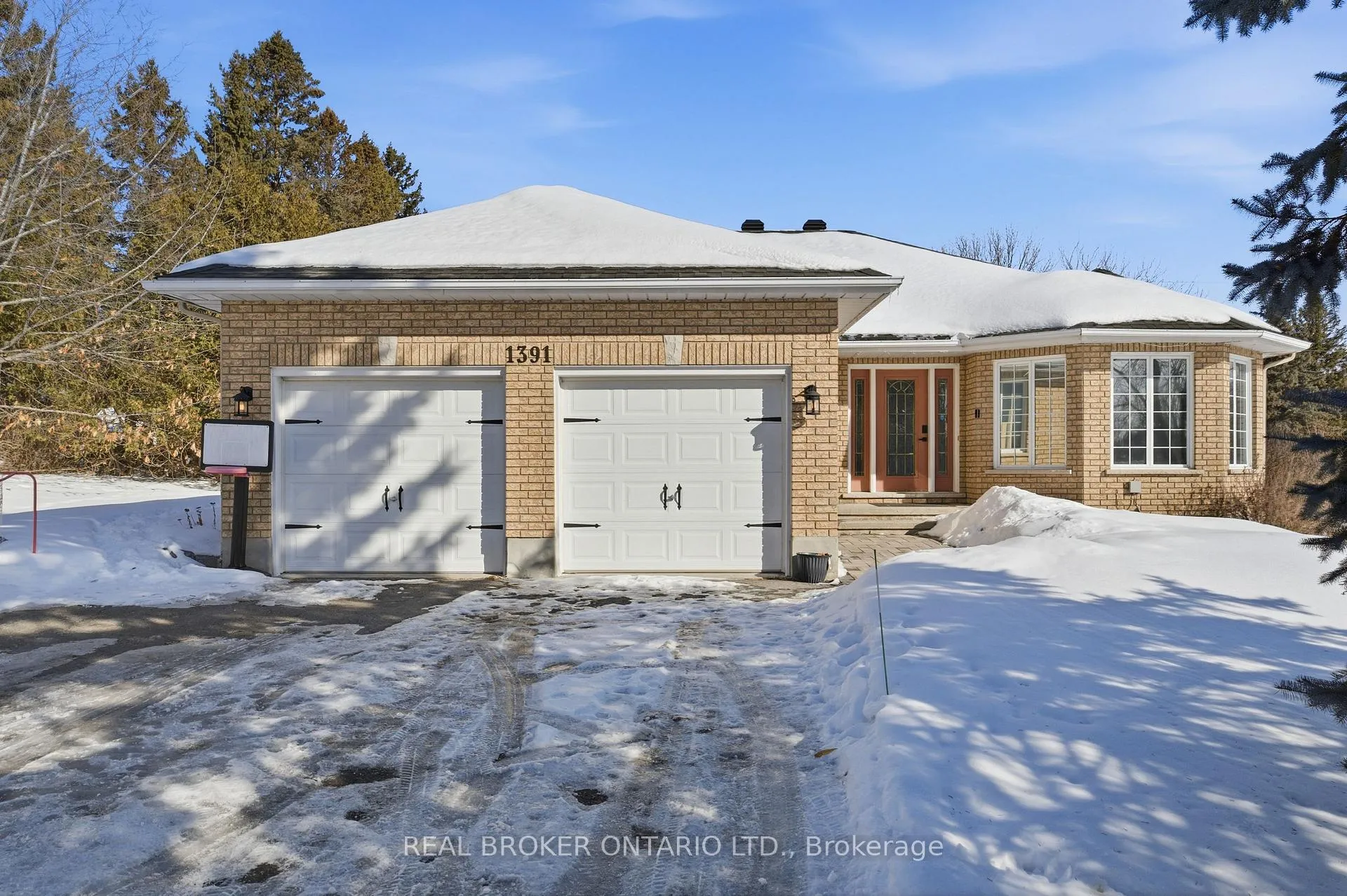 Front of 1391 Sutherland Drive