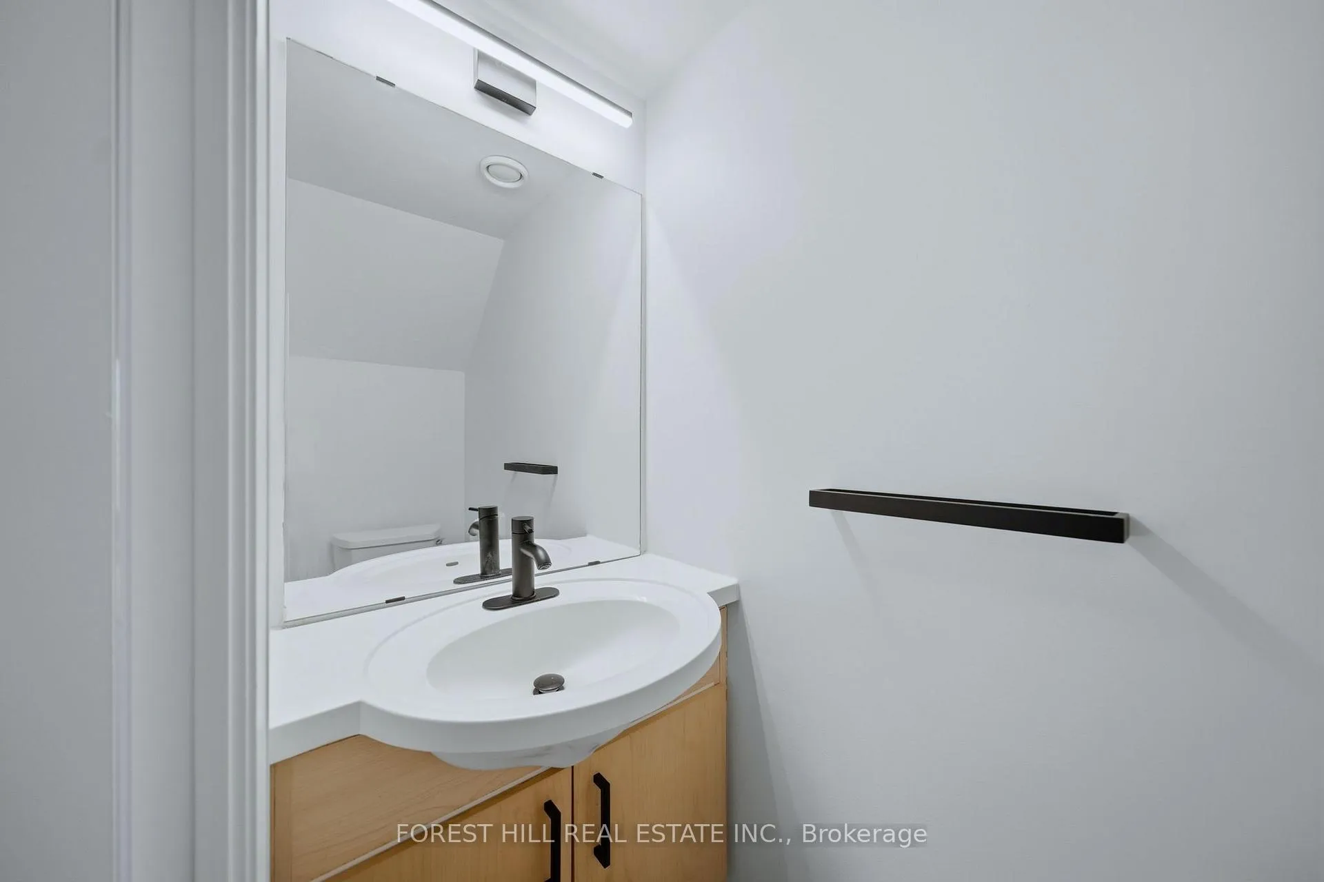 Photo 15 of Unit 631, 139 Merton Street, Toronto, Mount Pleasant West — HOMEH