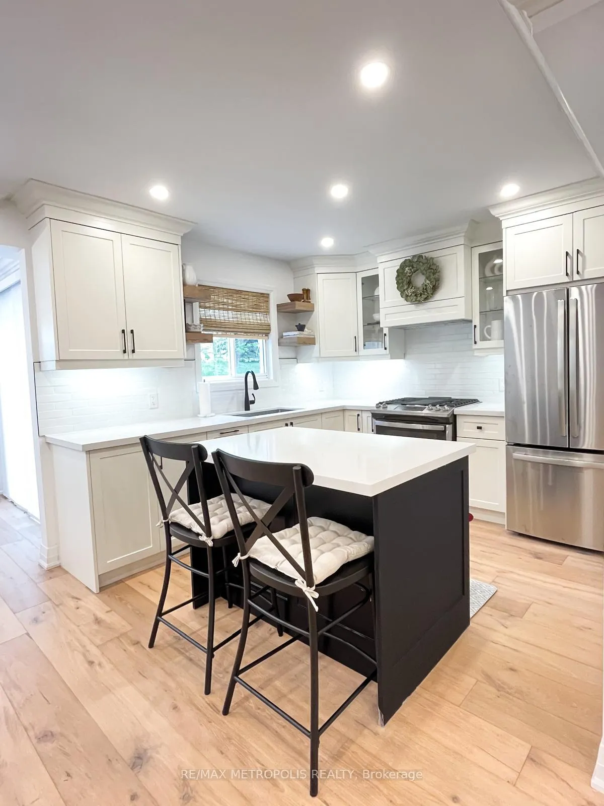 Photo 3 of 133 Lady May Drive, Oshawa, Northglen — HOMEH
