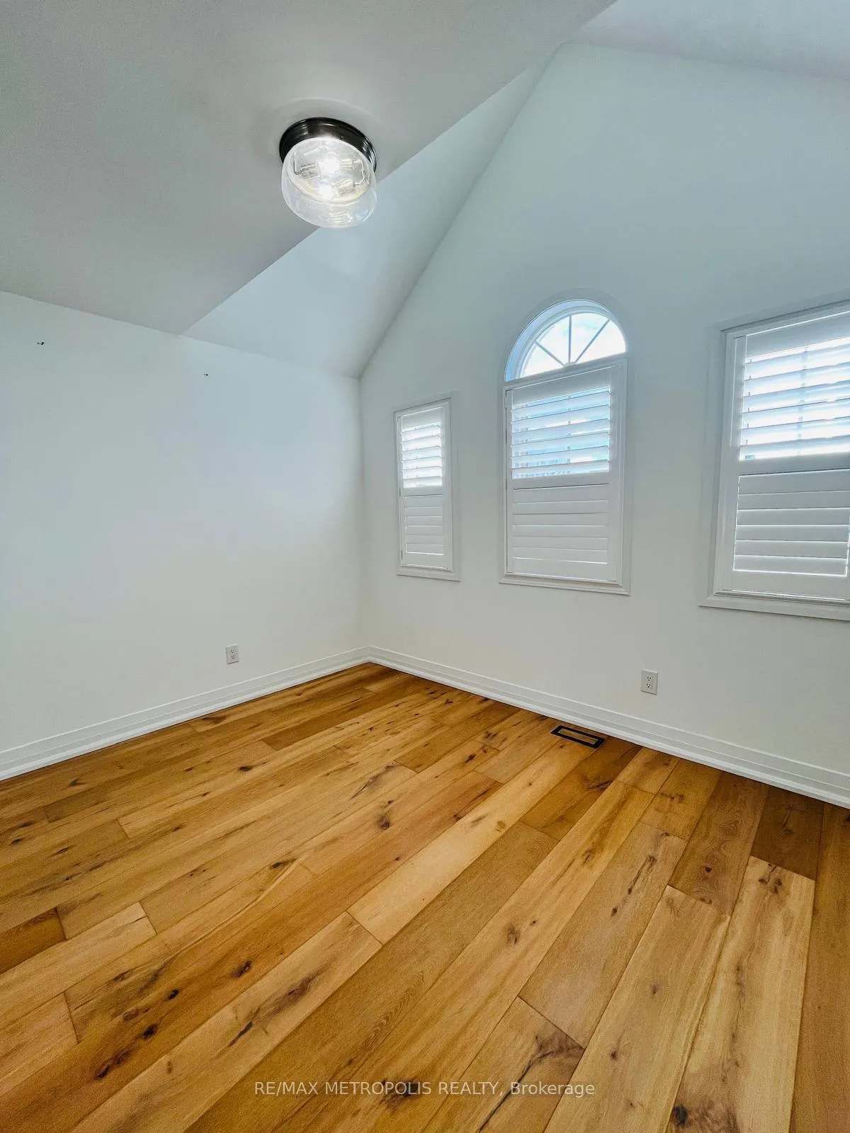 Photo 7 of 133 Lady May Drive, Oshawa, Northglen — HOMEH