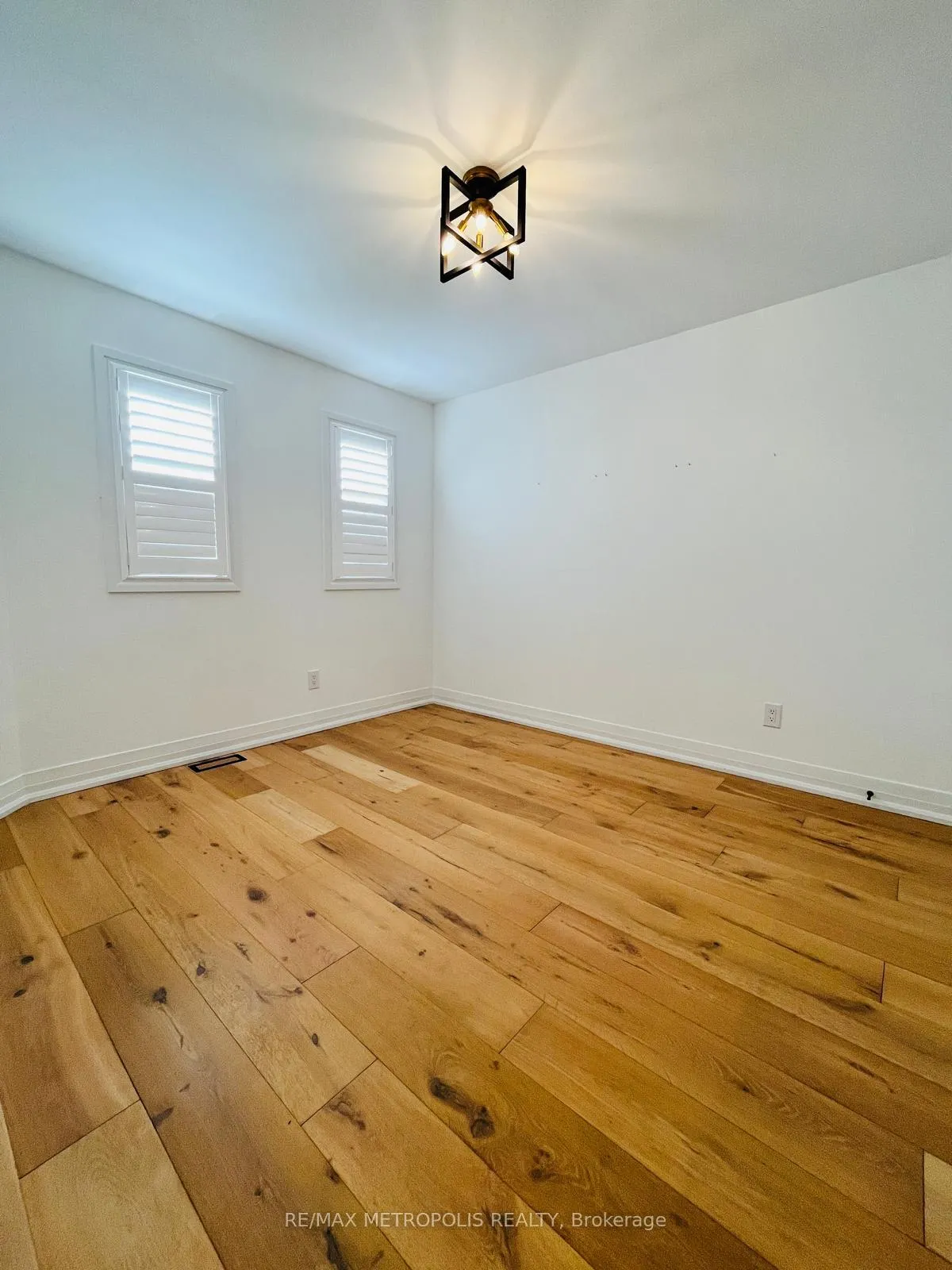 Photo 8 of 133 Lady May Drive, Oshawa, Northglen — HOMEH