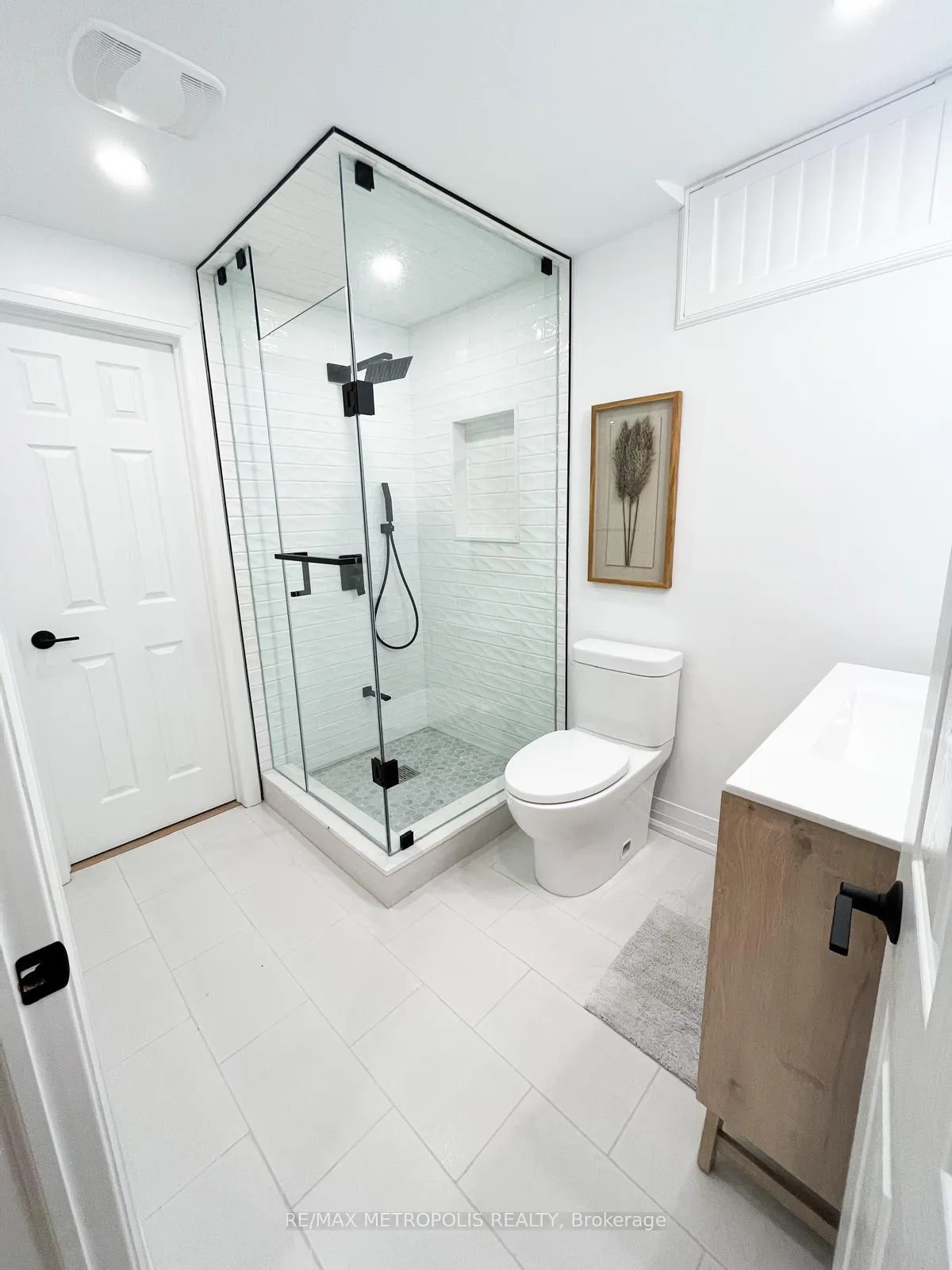Photo 14 of 133 Lady May Drive, Oshawa, Northglen — HOMEH