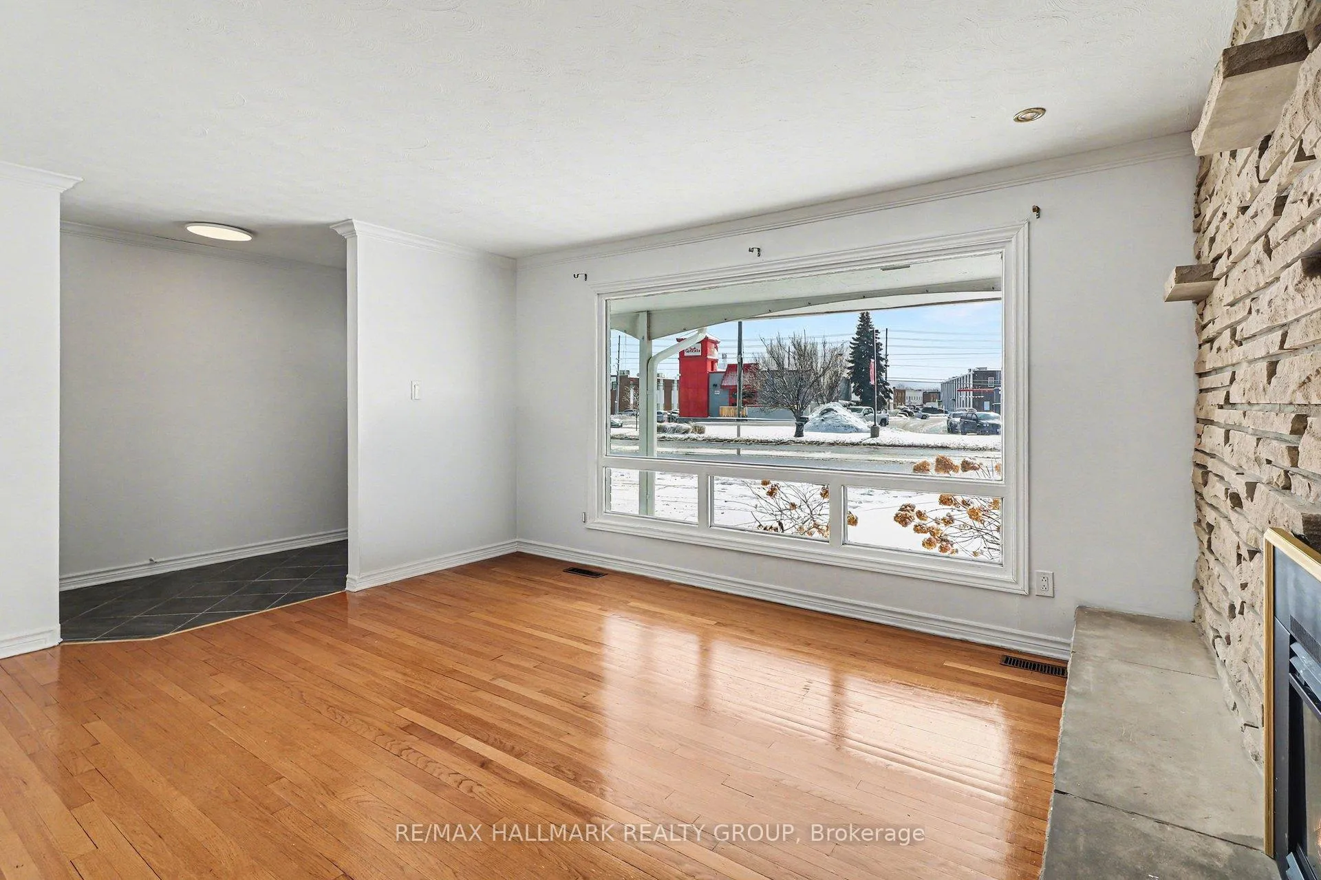 Photo 6 of 1753 Heron Road, Ottawa, Guildwood Estates - Urbandale Acres — HOMEH