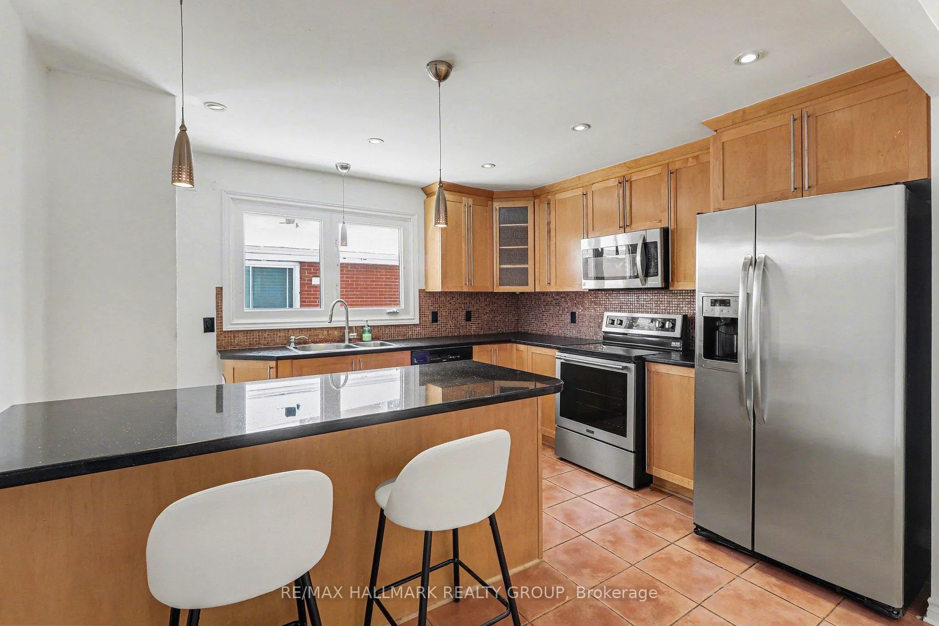 Photo 7 of 1753 Heron Road, Ottawa, Guildwood Estates - Urbandale Acres — HOMEH