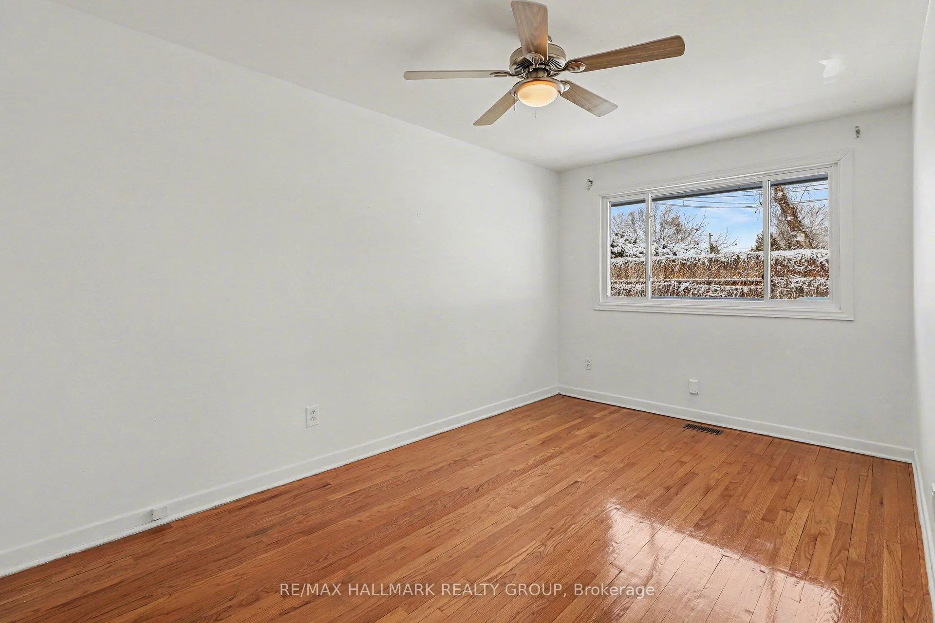 Photo 11 of 1753 Heron Road, Ottawa, Guildwood Estates - Urbandale Acres — HOMEH