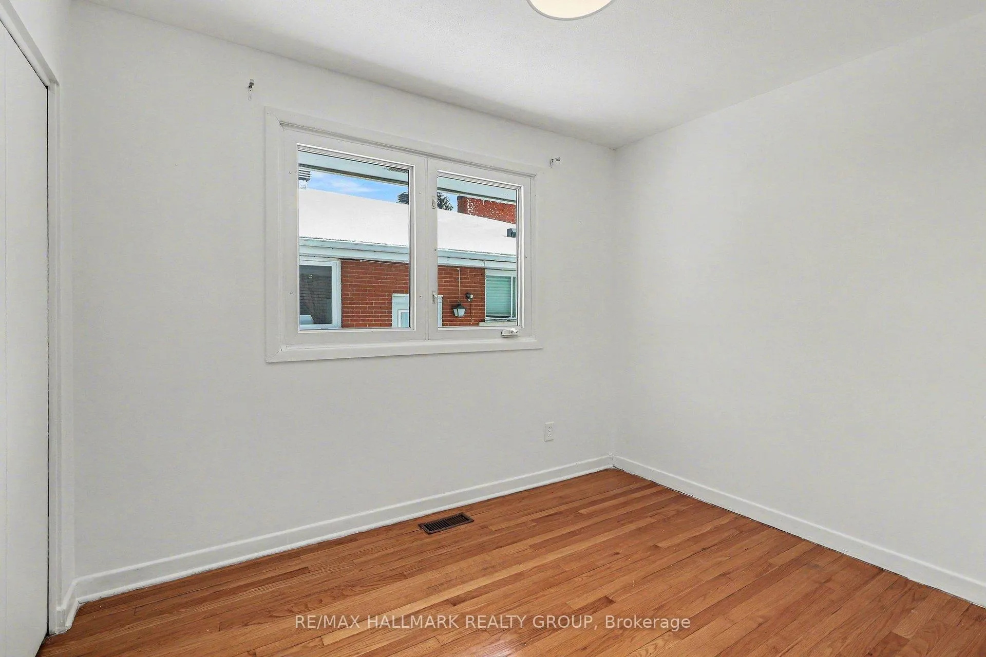 Photo 13 of 1753 Heron Road, Ottawa, Guildwood Estates - Urbandale Acres — HOMEH