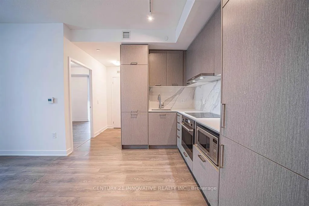 Photo 3 of Unit 902, 10 Honeycrisp Crescent, Vaughan, Vaughan Corporate Centre — HOMEH