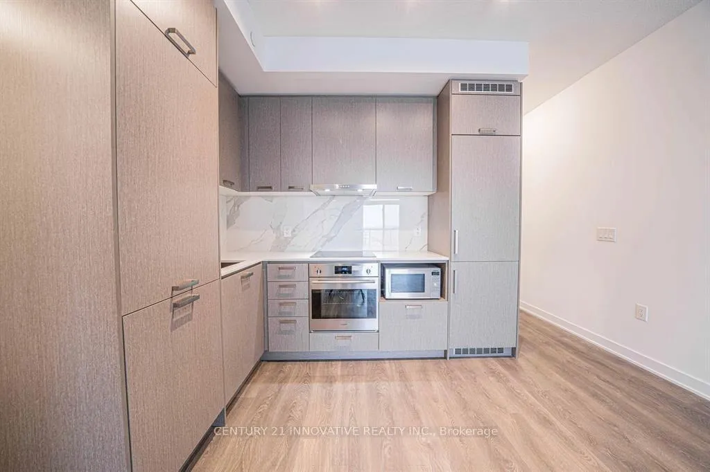 Photo 7 of Unit 902, 10 Honeycrisp Crescent, Vaughan, Vaughan Corporate Centre — HOMEH