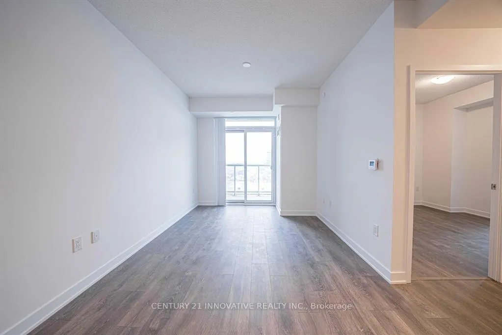Photo 9 of Unit 902, 10 Honeycrisp Crescent, Vaughan, Vaughan Corporate Centre — HOMEH