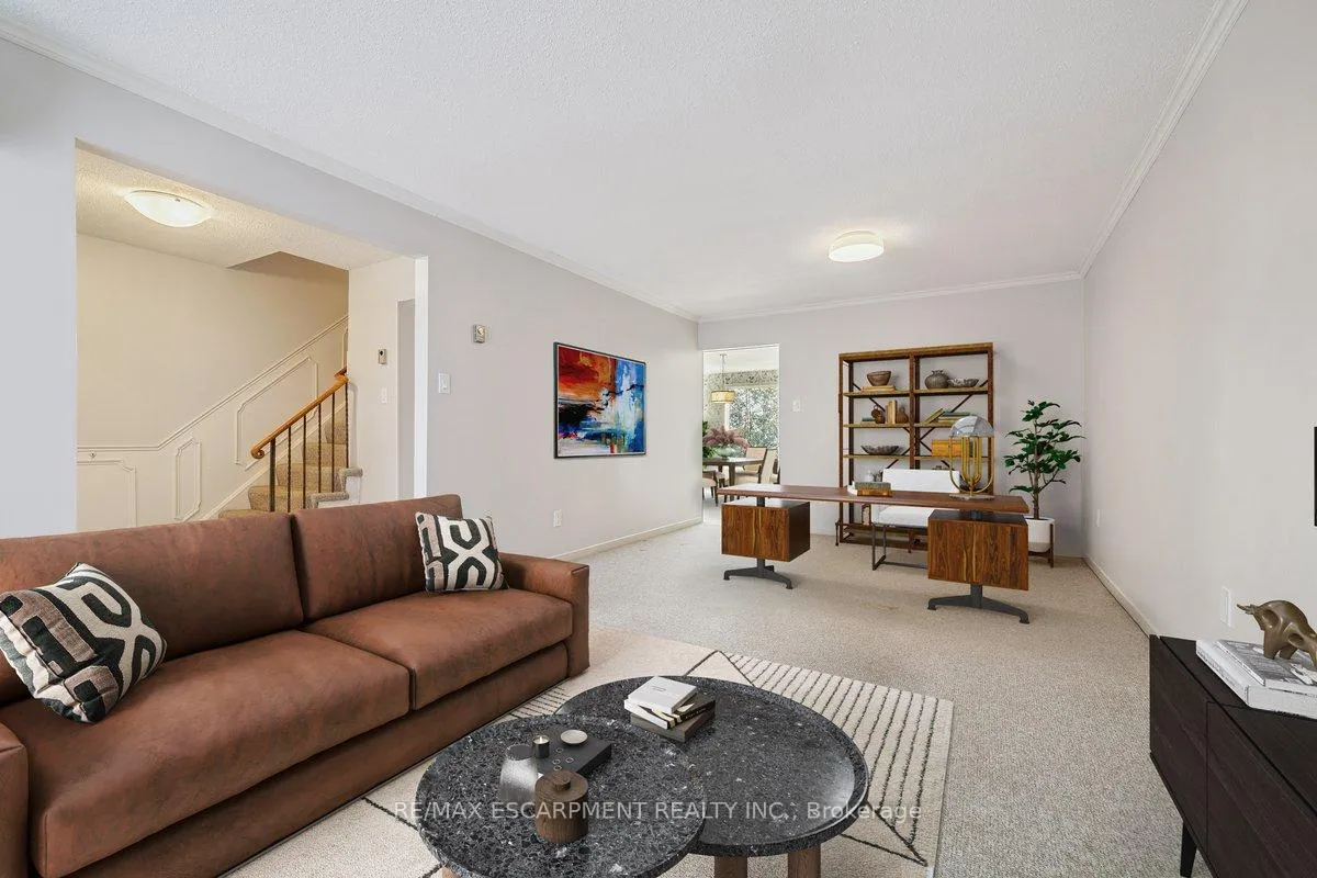 Photo 5 of Unit 4, 1552 Kerns Road, Burlington, Tyandaga — HOMEH