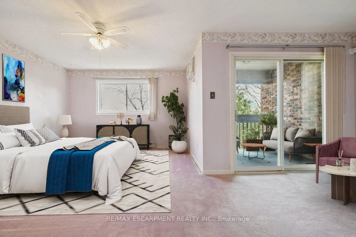 Photo 12 of Unit 4, 1552 Kerns Road, Burlington, Tyandaga — HOMEH