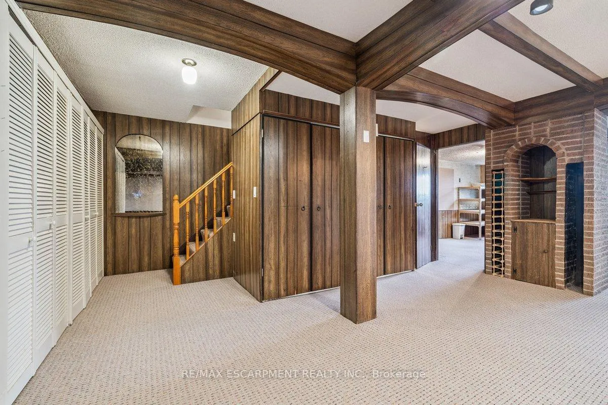Photo 17 of Unit 4, 1552 Kerns Road, Burlington, Tyandaga — HOMEH