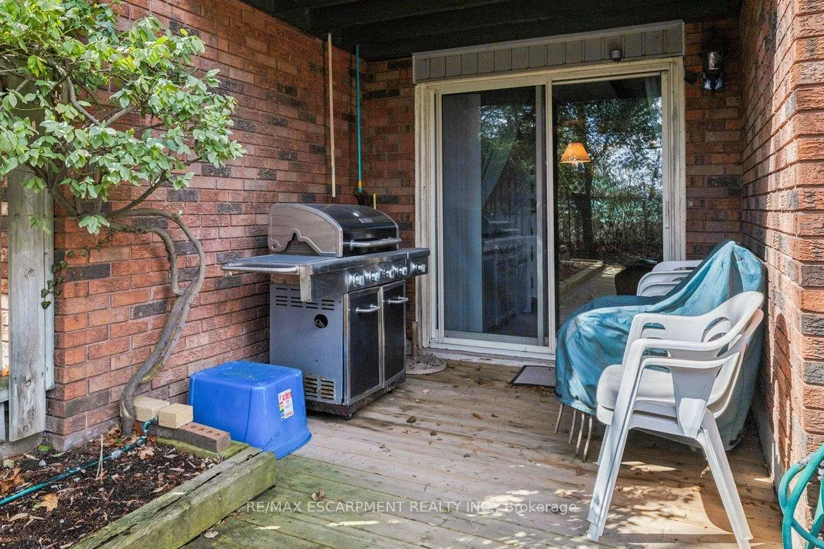 Photo 24 of Unit 4, 1552 Kerns Road, Burlington, Tyandaga — HOMEH