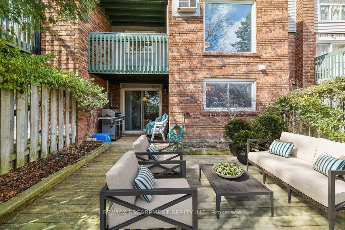 Photo 25 of Unit 4, 1552 Kerns Road, Burlington, Tyandaga — HOMEH