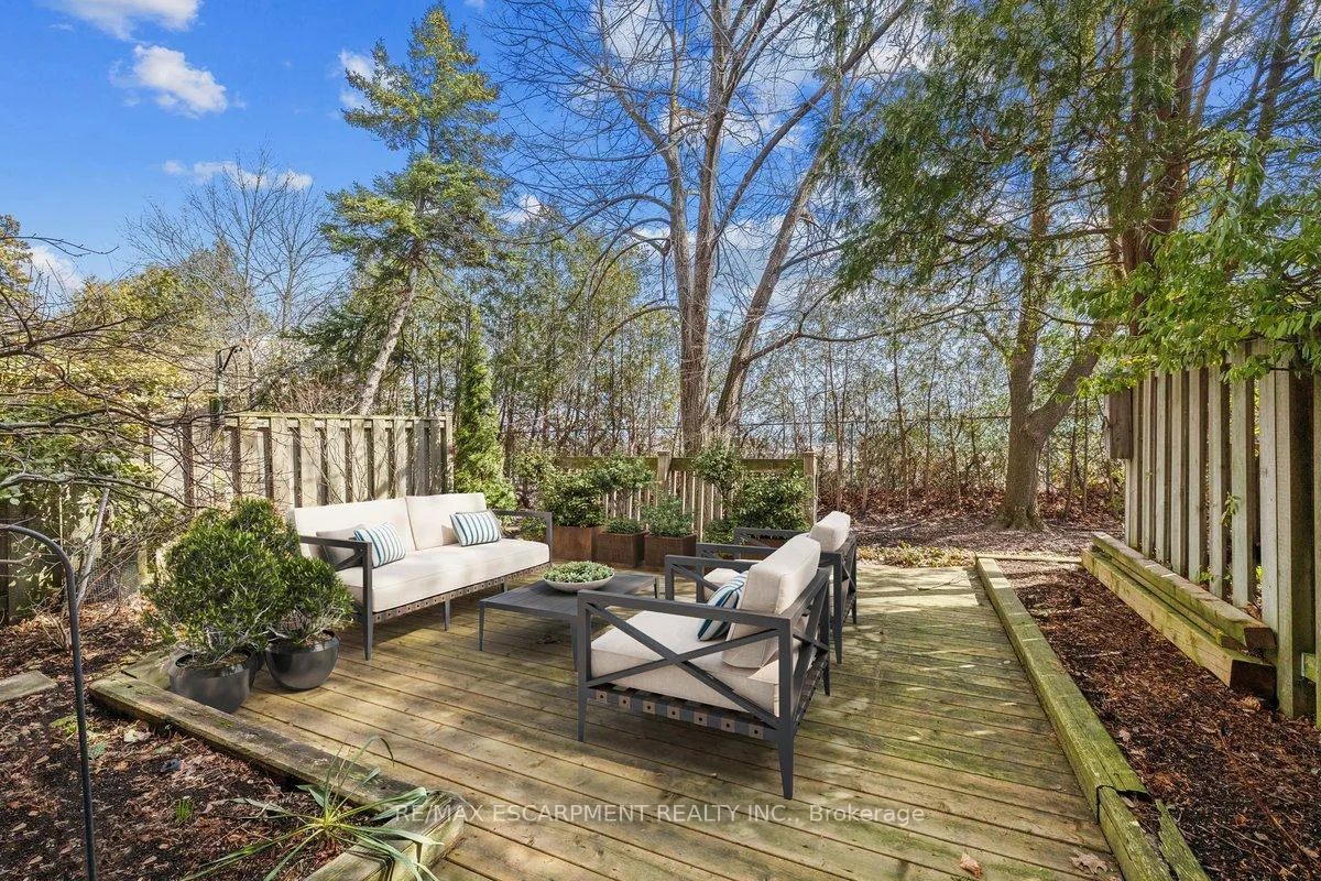 Photo 26 of Unit 4, 1552 Kerns Road, Burlington, Tyandaga — HOMEH