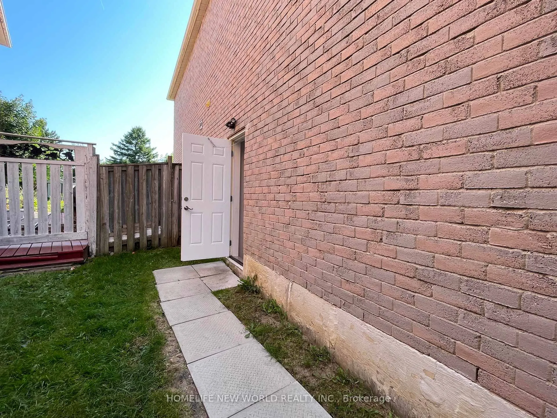 Photo 2 of 85 William Honey Crescent, Markham, Middlefield — HOMEH