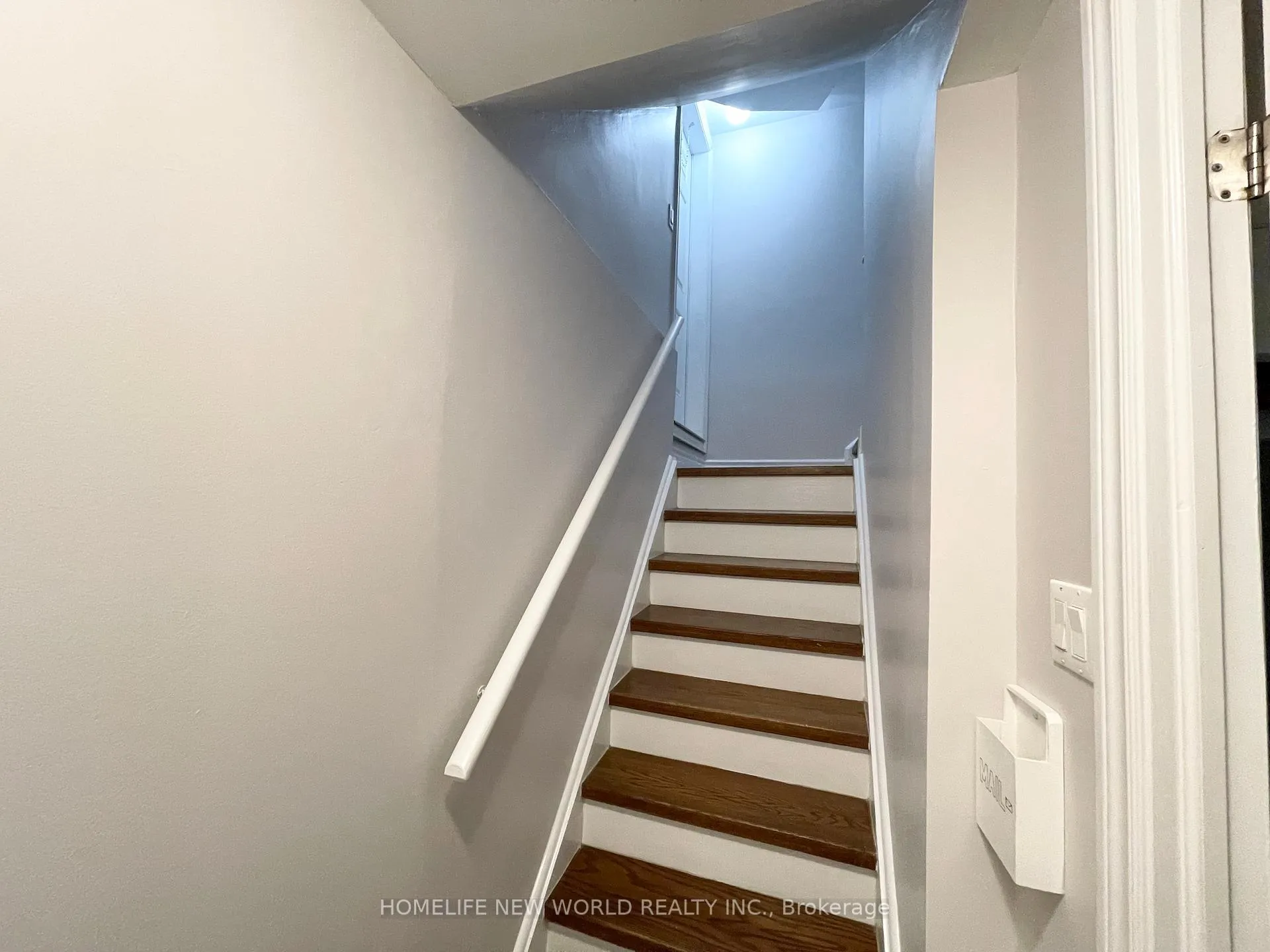 Photo 4 of 85 William Honey Crescent, Markham, Middlefield — HOMEH