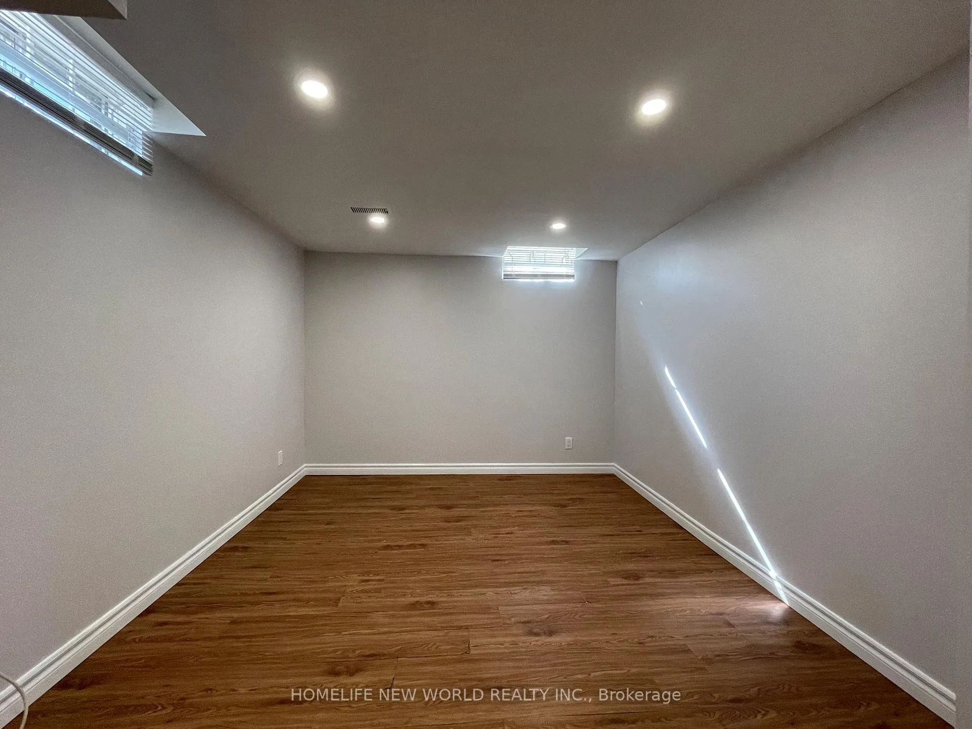 Photo 9 of 85 William Honey Crescent, Markham, Middlefield — HOMEH
