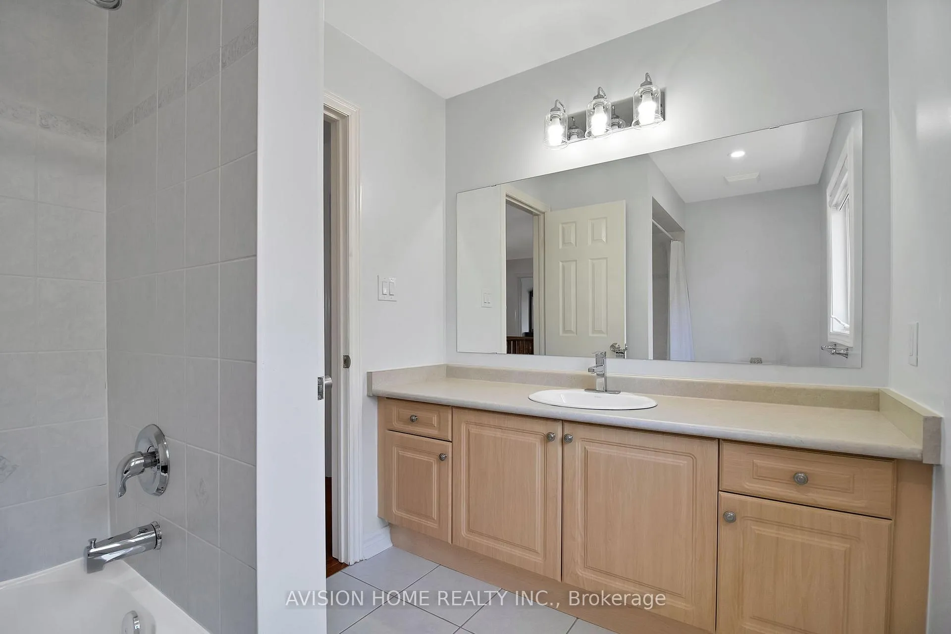 Photo 22 of 26 Andrew Hill Drive, Vaughan, Vellore Village — HOMEH