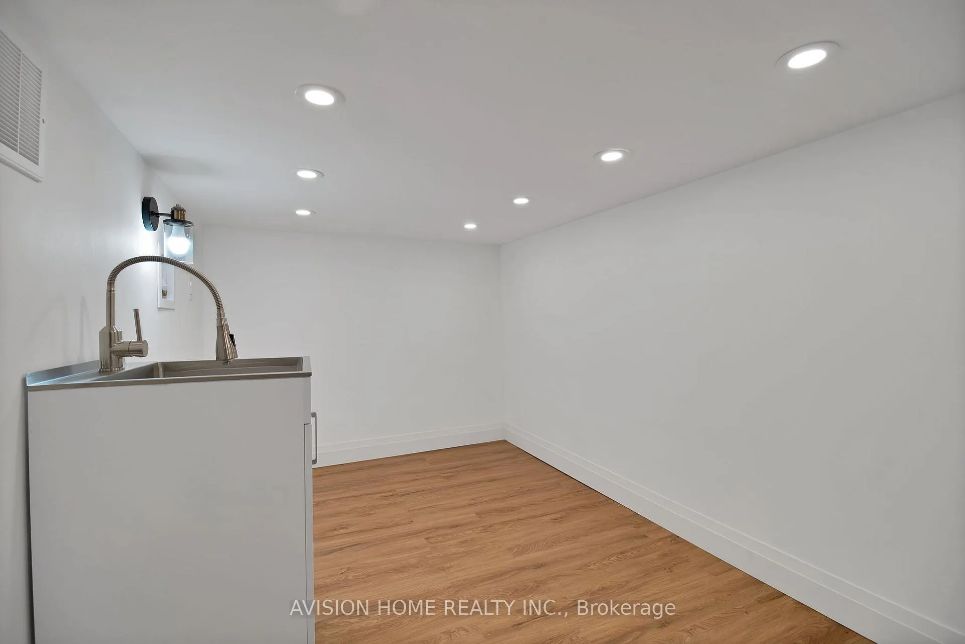 Photo 32 of 26 Andrew Hill Drive, Vaughan, Vellore Village — HOMEH
