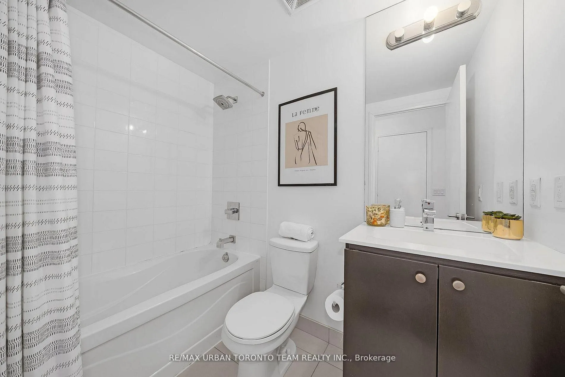 Photo 4 of Unit 816, 25 Cole Street, Toronto, Regent Park — HOMEH