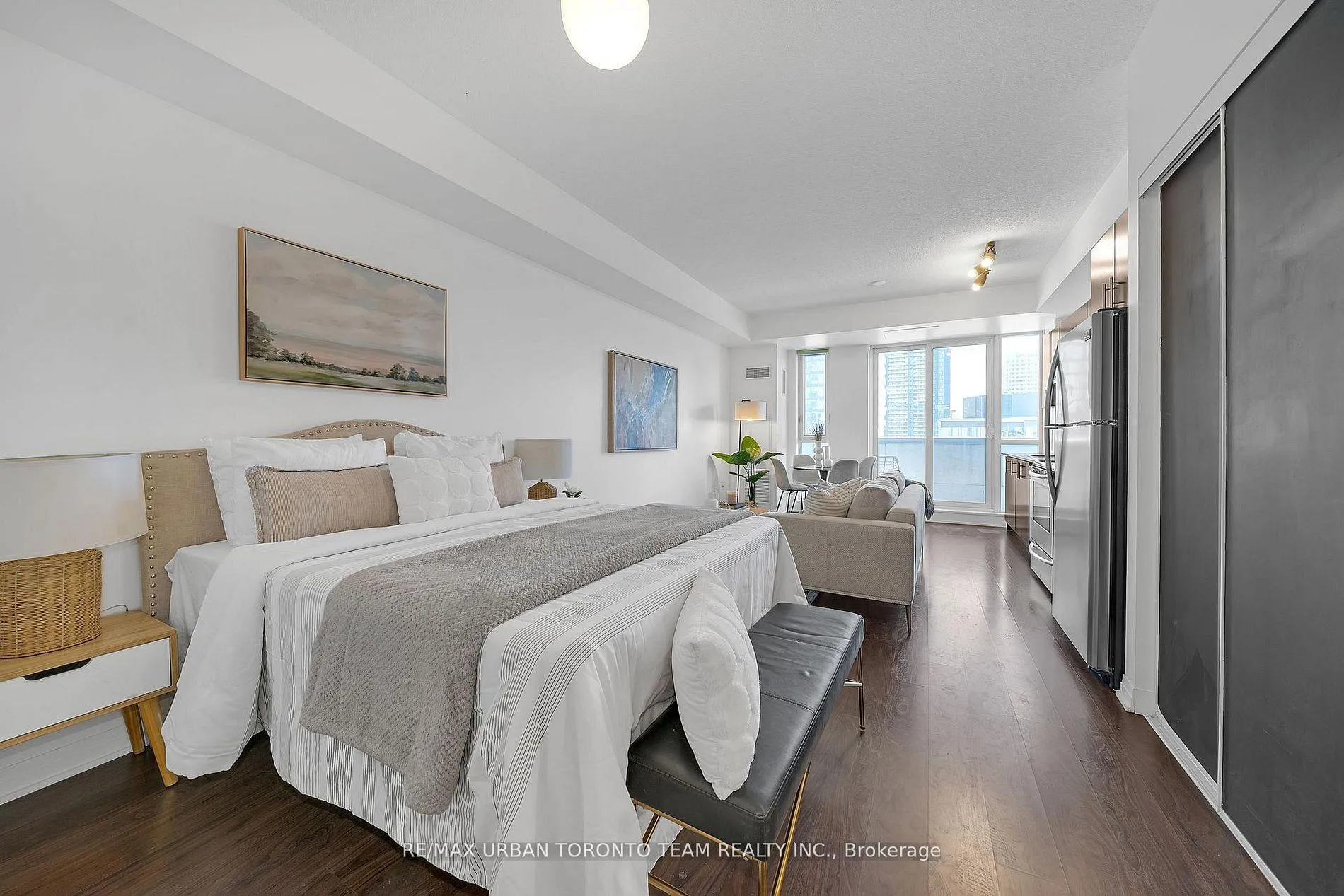 Photo 6 of Unit 816, 25 Cole Street, Toronto, Regent Park — HOMEH