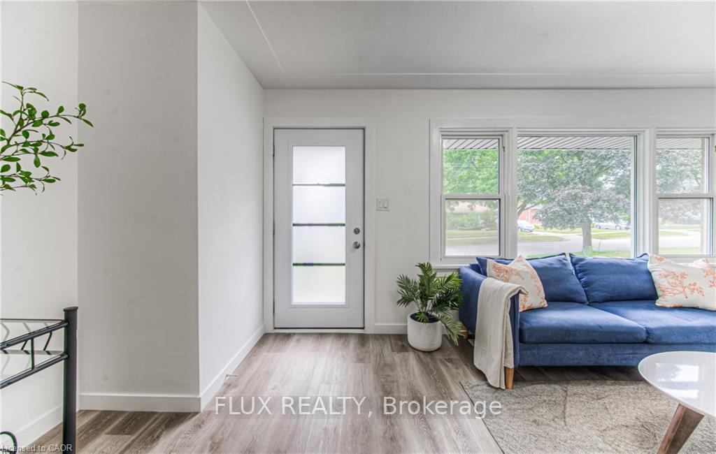Photo 5 of 98 Harber Avenue, Kitchener — HOMEH