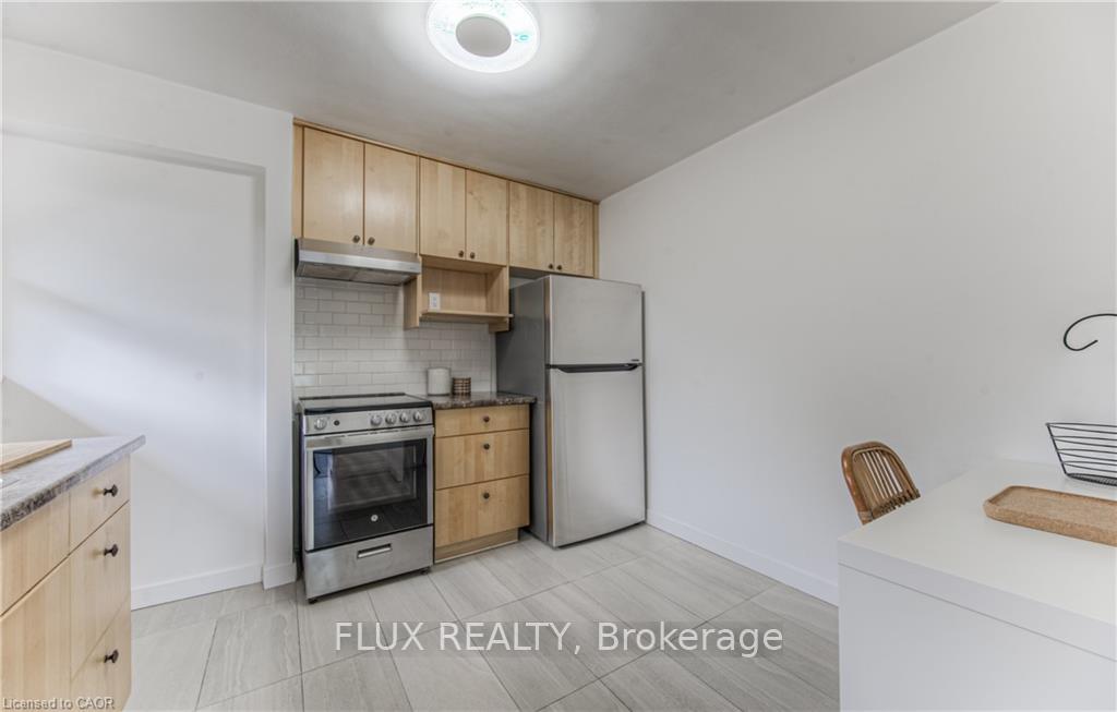 Photo 11 of 98 Harber Avenue, Kitchener — HOMEH