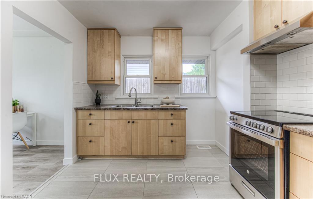 Photo 15 of 98 Harber Avenue, Kitchener — HOMEH