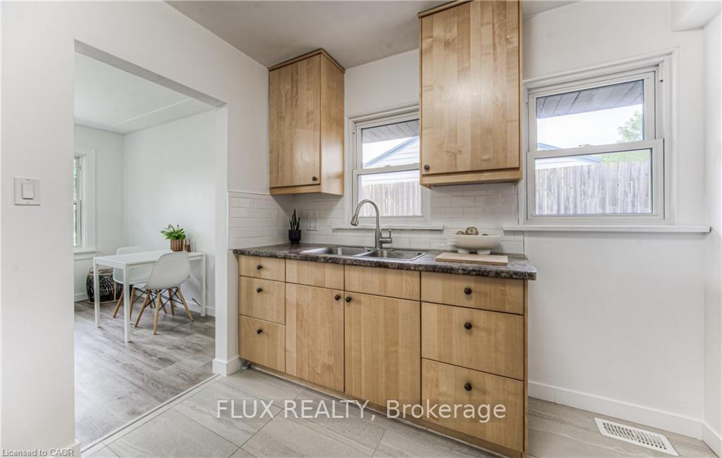 Photo 16 of 98 Harber Avenue, Kitchener — HOMEH