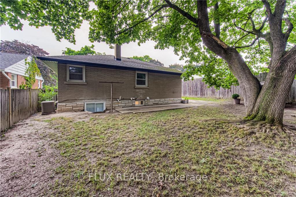 Photo 28 of 98 Harber Avenue, Kitchener — HOMEH
