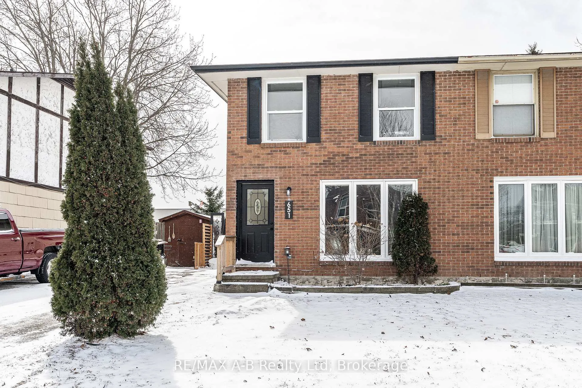 Front of 651 Devon Street