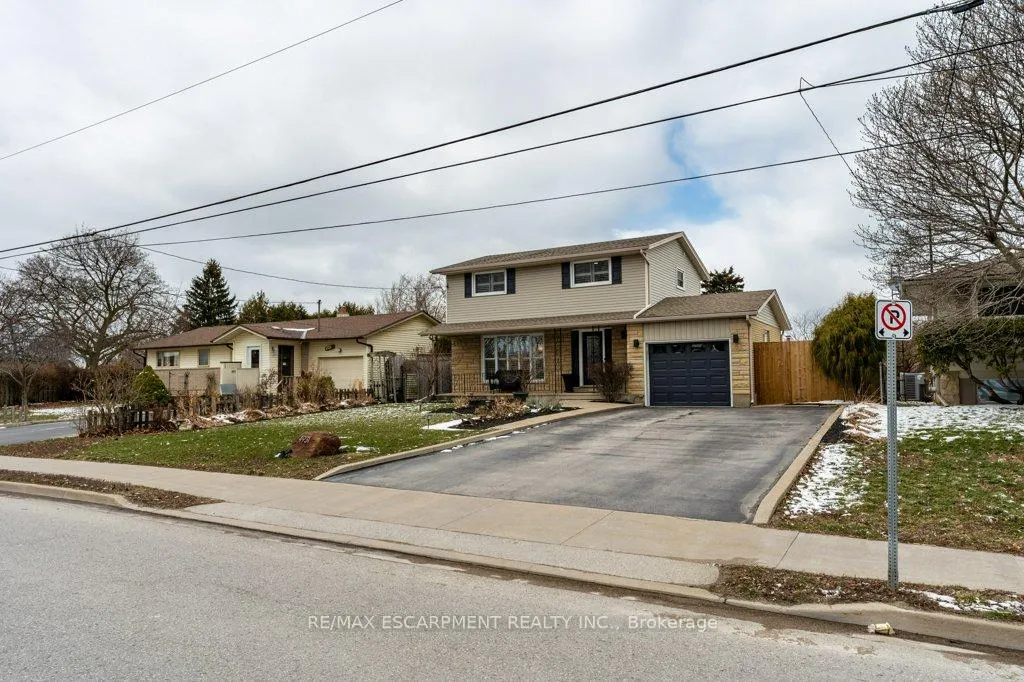 Photo 2 of 4931 Cameron Avenue, Lincoln, Beamsville — HOMEH