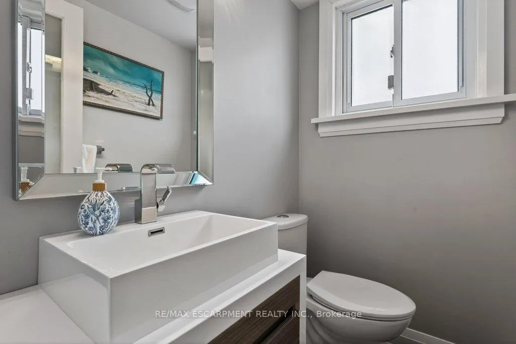 Photo 15 of 4931 Cameron Avenue, Lincoln, Beamsville — HOMEH