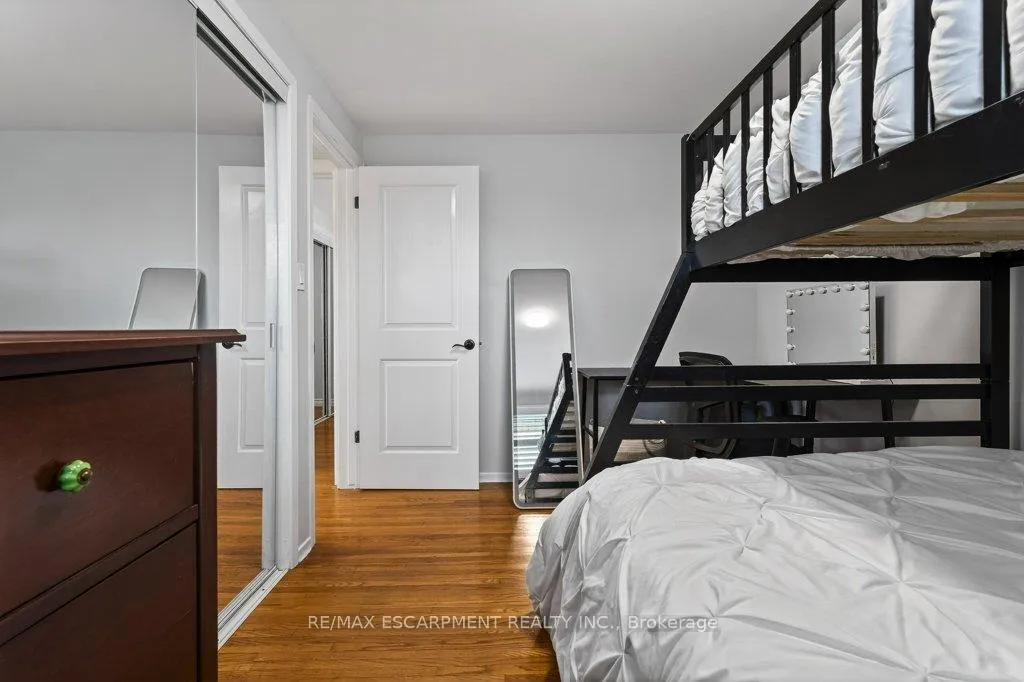 Photo 26 of 4931 Cameron Avenue, Lincoln, Beamsville — HOMEH