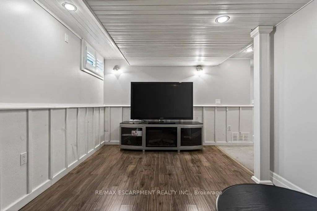 Photo 35 of 4931 Cameron Avenue, Lincoln, Beamsville — HOMEH